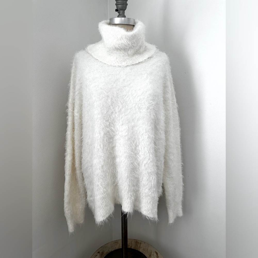 Show Me Your Mumu Fuzzy Luxurious Mock Neck Sweater Size Small